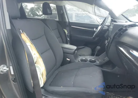 2011 Kia Sorento Lx from USA, damaged, VIN 5XYKTDA17BG181660